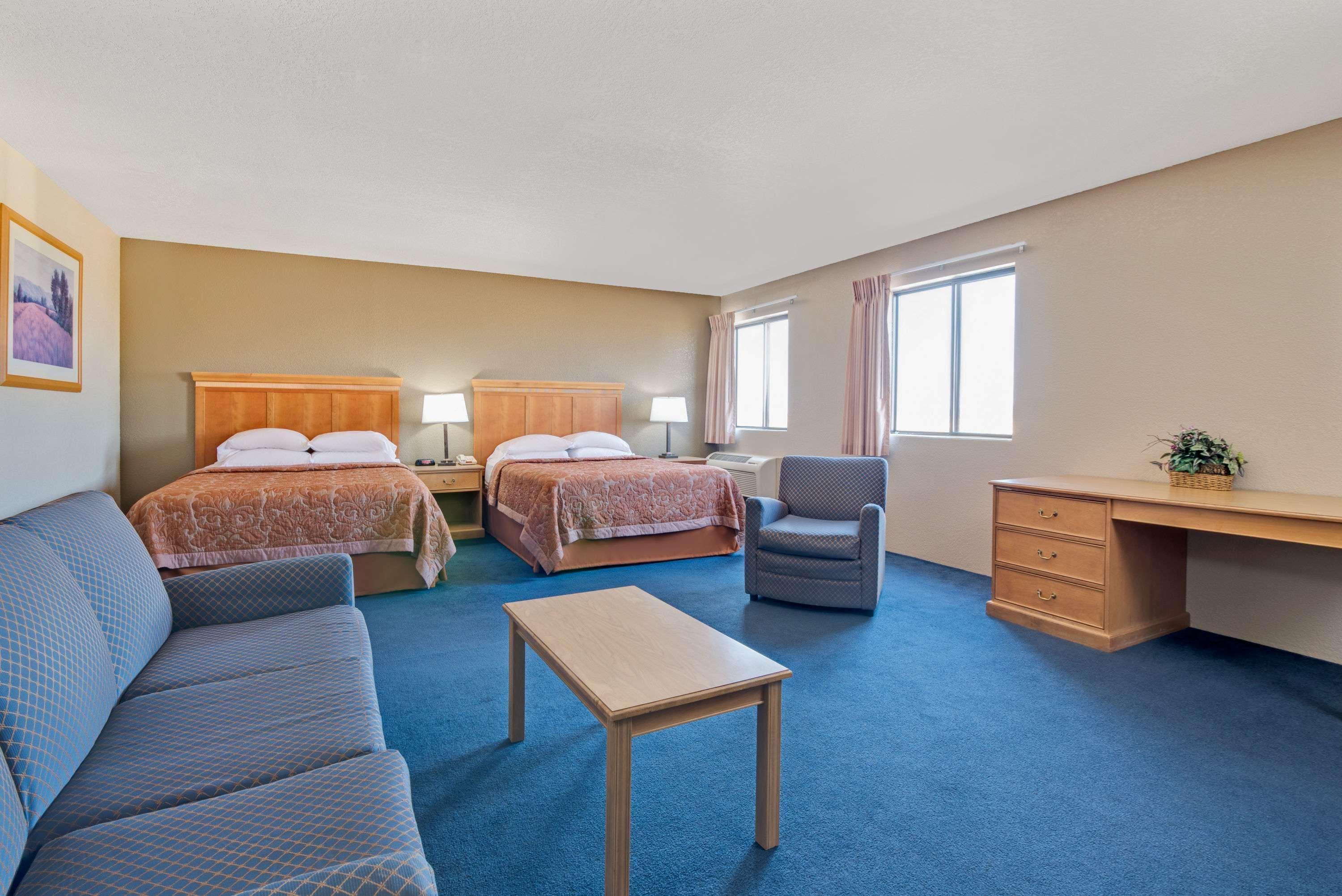 Super 8 by Wyndham Spokane/West Airway Heights Eksteriør billede