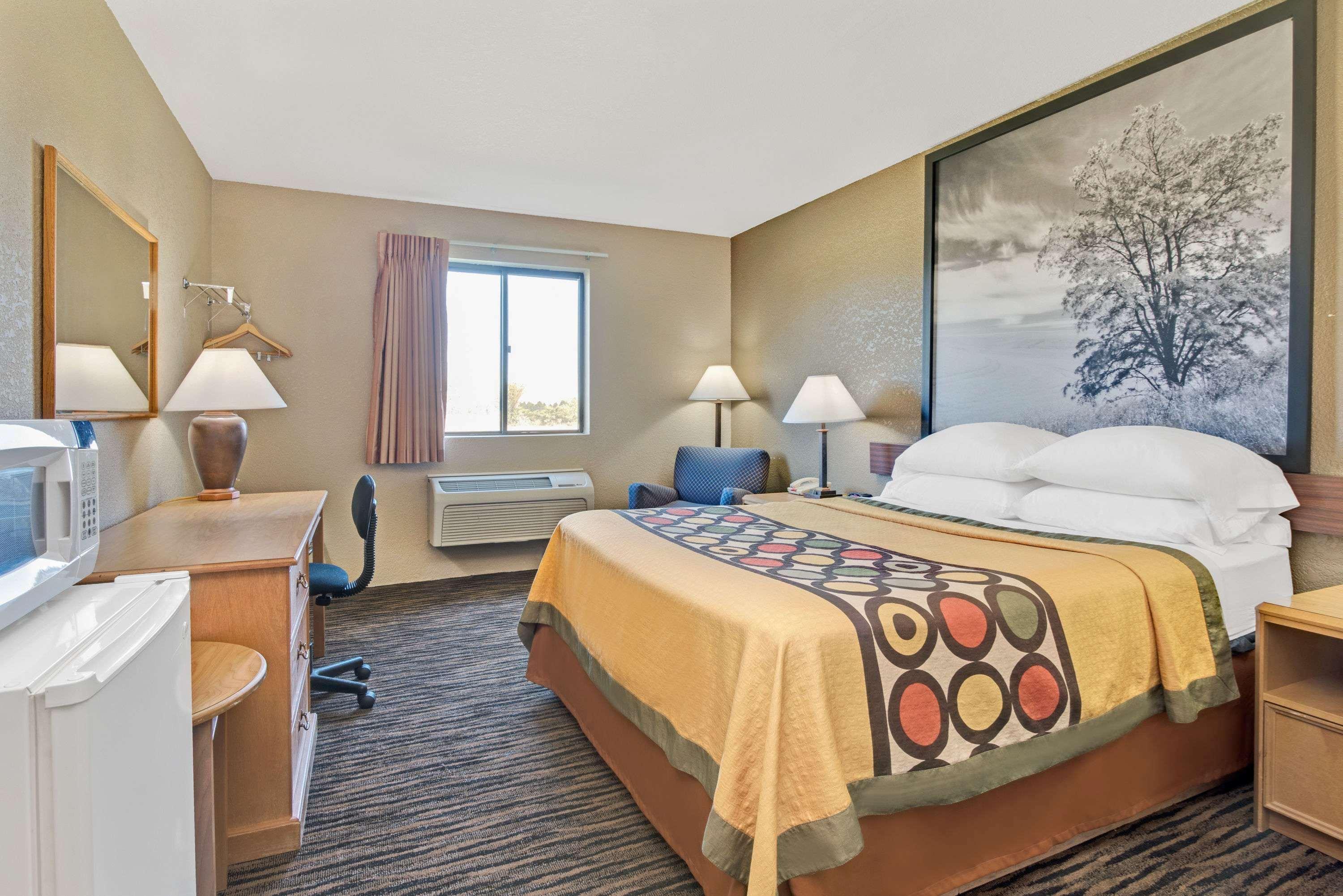 Super 8 by Wyndham Spokane/West Airway Heights Eksteriør billede