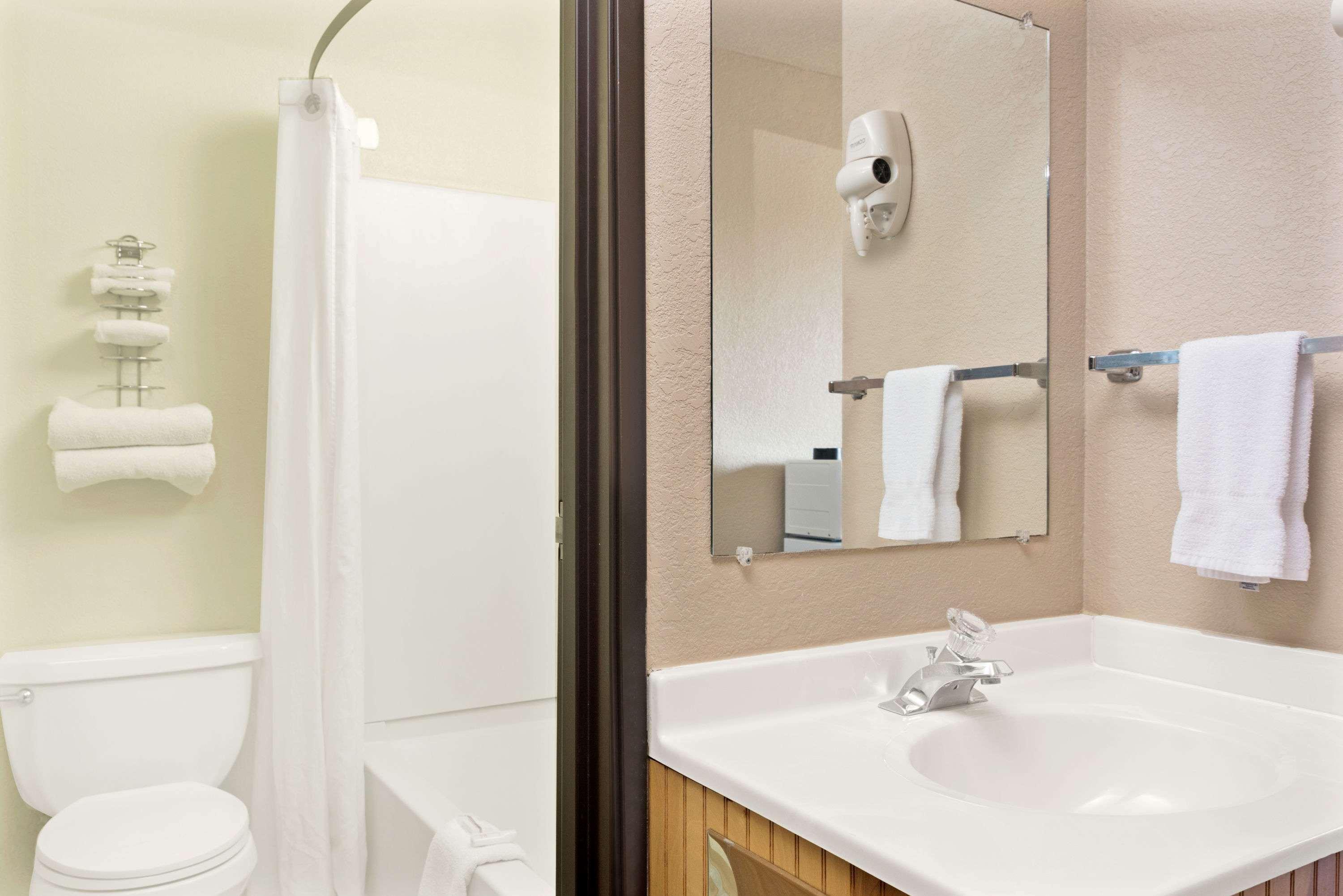 Super 8 by Wyndham Spokane/West Airway Heights Eksteriør billede